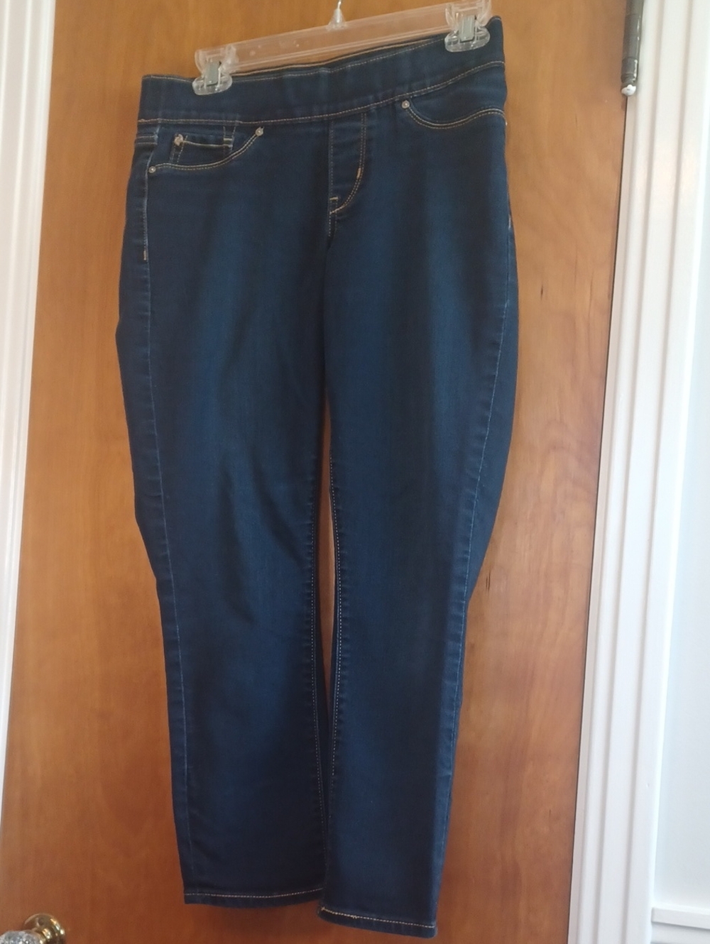 Denizen Modern Pull On Crop Size 6. Inseam 25". Rise 9". W. 28". Dark Wash.EUC!